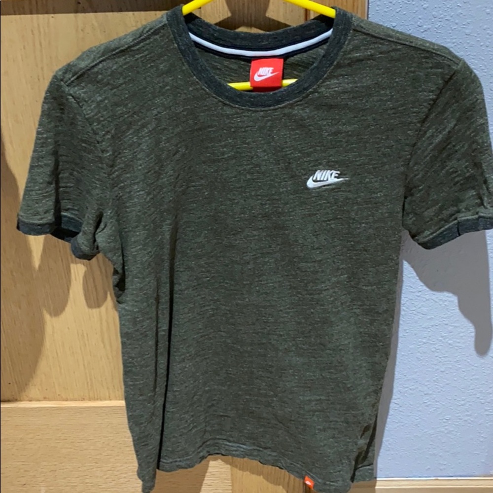 Nike mens shirt